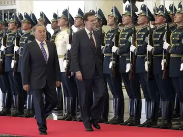 Rajoy reconoce la influencia de la situación política de Italia en la prima de riesgo española Rajoy reconoce la influencia de la situación política de Italia en la prima de riesgo española