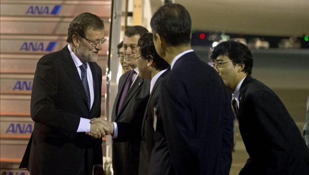 Rajoy llega a Tokio en viaje oficial durante el que visitará Fukushima