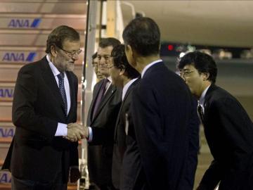 Rajoy llega a Tokio en viaje oficial durante el que visitará Fukushima