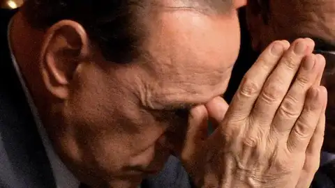 Silvio Berlusconi gesticula durante la intervención del primer ministro italiano, Enrico Letta Silvio Berlusconi gesticula durante la intervención del primer ministro italiano, Enrico Letta