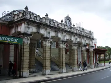 Fachada de Renfe Fachada de Renfe