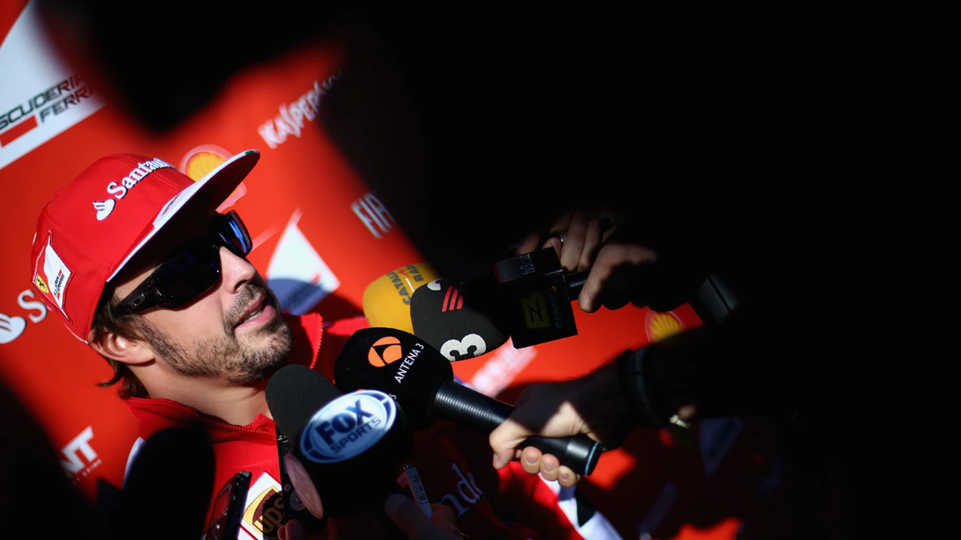 Alonso habla con los medios