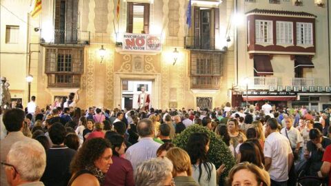 Cientos de vecinos de Benicarl&oacute; dicen 'no a Castor' y 'stop a la inyecci&oacute;n'