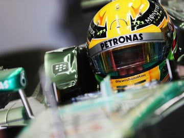 Hamilton, en el cockpit del Mercedes