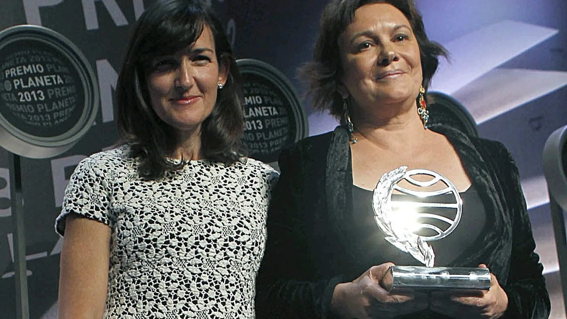 Clara Sánchez, Premio Planeta 2013, y Ángeles González-Sinde, finalista