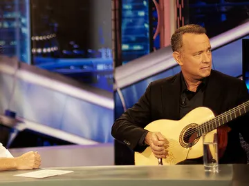 Tom Hanks toca la guitarra en El Hormiguero 3.0 Tom Hanks toca la guitarra en El Hormiguero 3.0