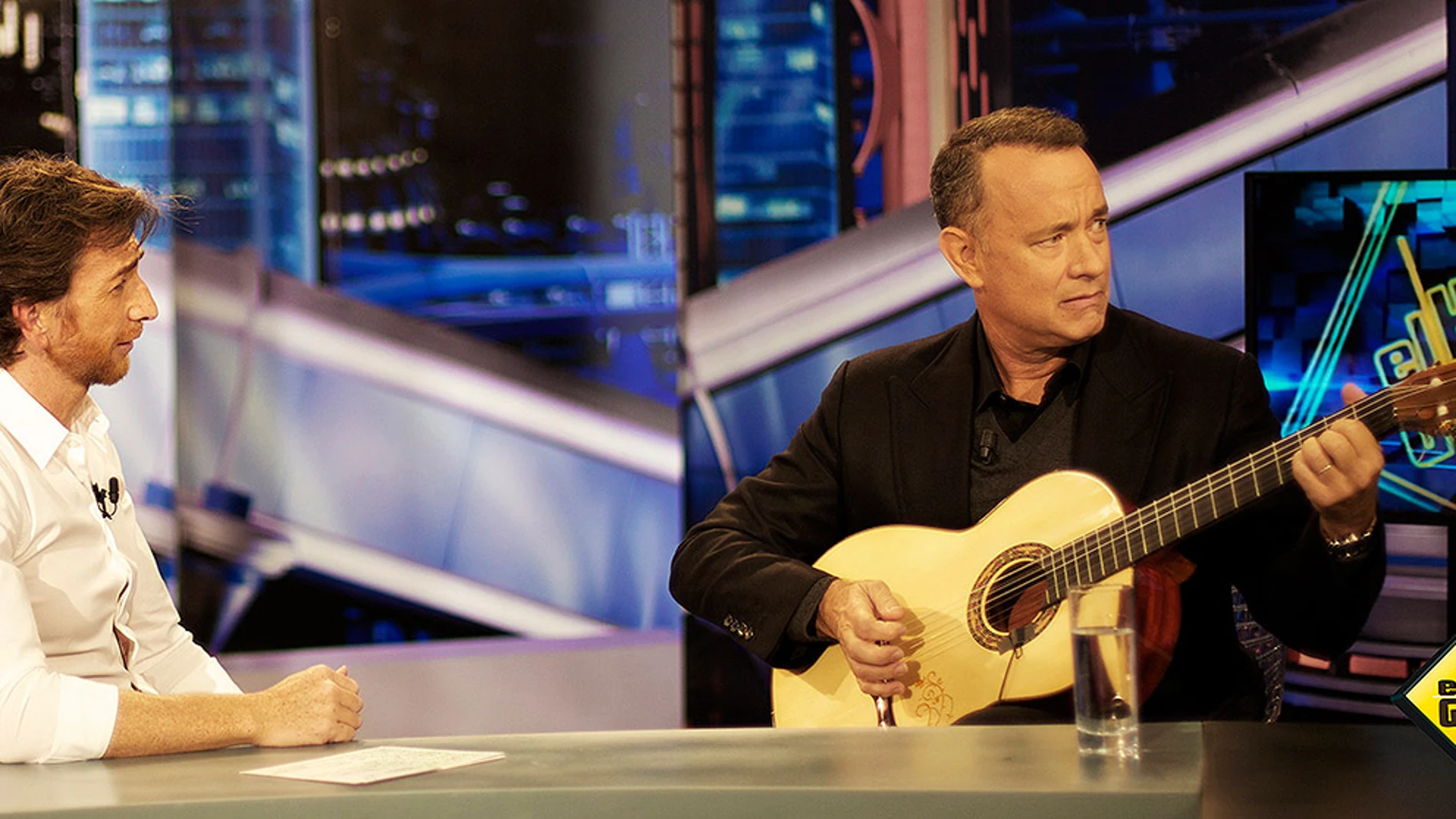 Tom Hanks toca la guitarra en El Hormiguero 3.0