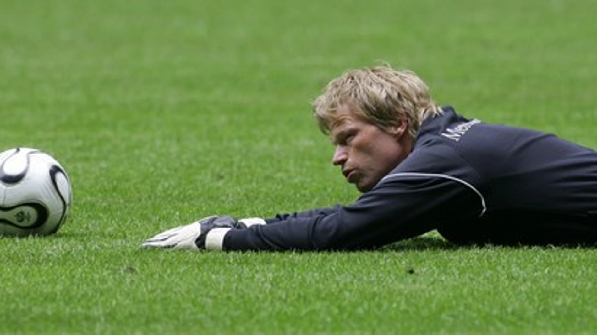 Oliver Kahn, exportero internacional con Alemania Oliver Kahn, exportero internacional con Alemania