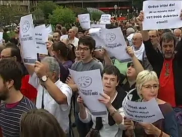 Manifestantes a favor de presos etarras Manifestantes a favor de presos etarras