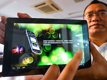 Científicos chinos crean tabletas electrónicas en tres dimensiones sin gafas Científicos chinos crean tabletas electrónicas en tres dimensiones sin gafas