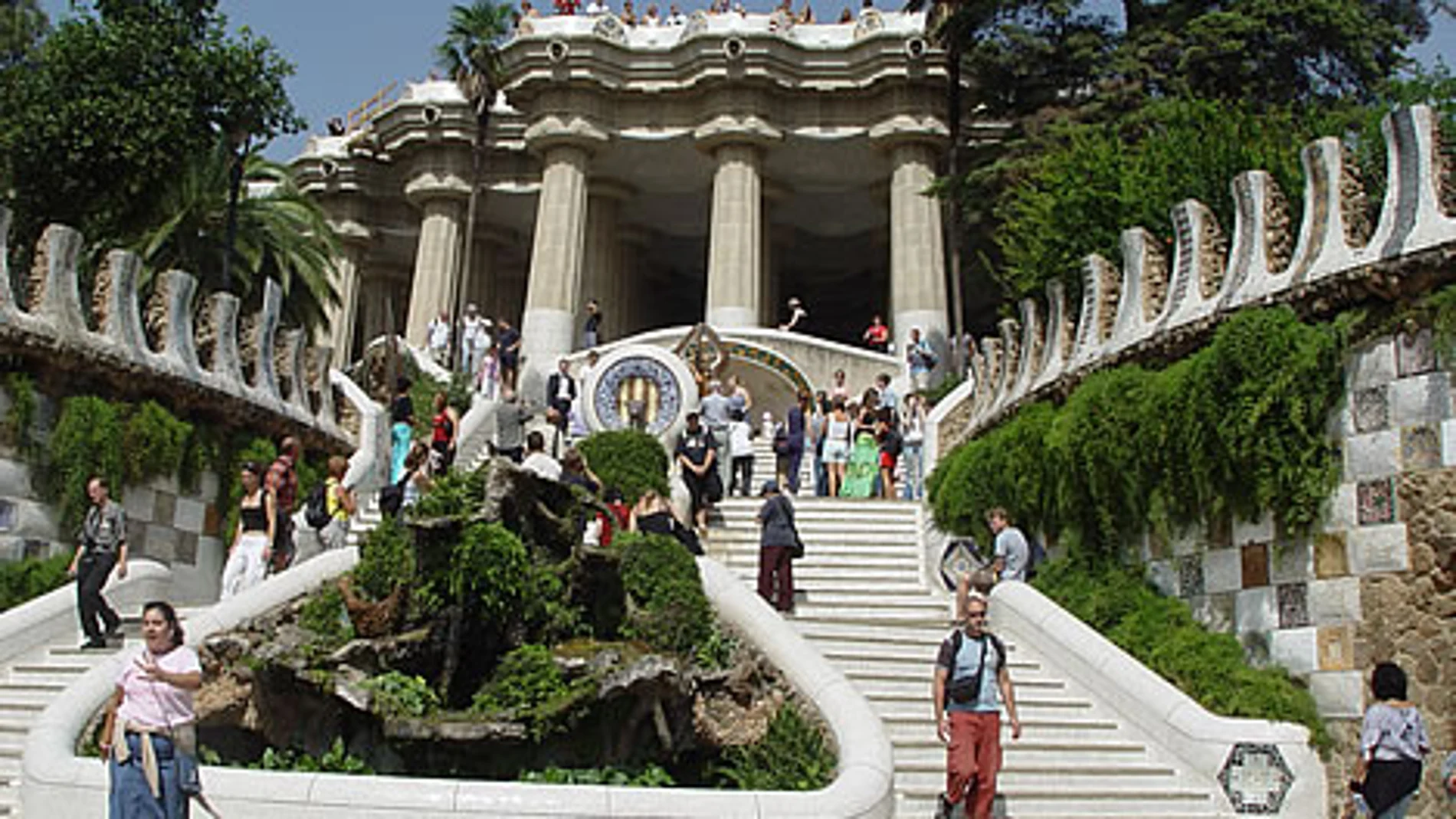 Desde ahora hay que pagar para visitar el parque Güell Desde ahora hay que pagar para visitar el parque Güell