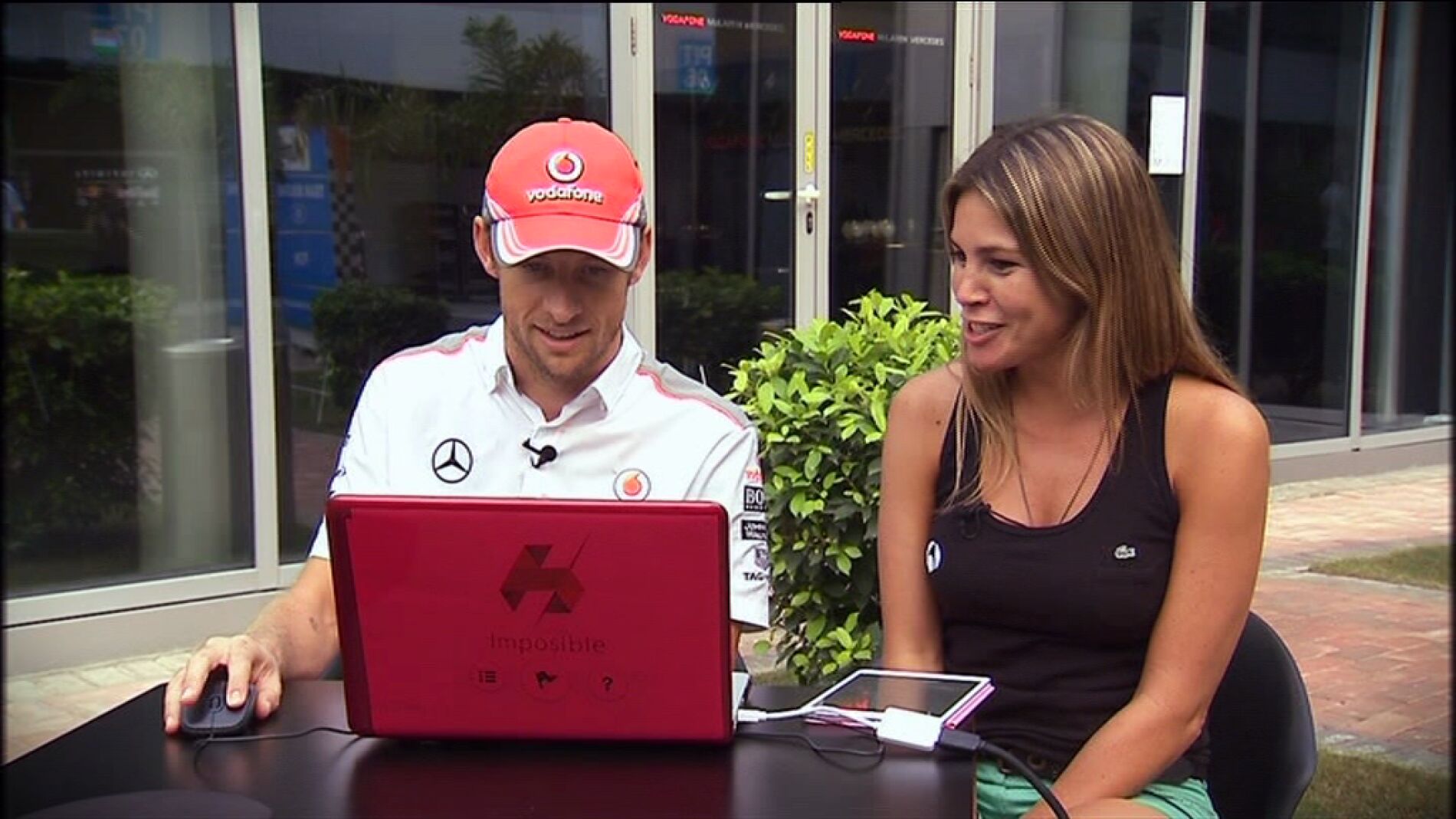 Jenson Button se somete al Juego Imposible