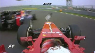 El toque de Fernando Alonso con Mark Webber en la salida de Buddh