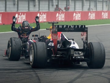 Vettel se rinde al RB9