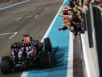 Vettel llega a meta en Abu Dabi