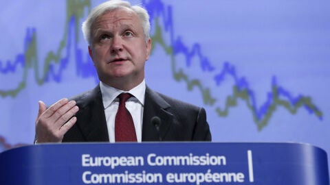 Olli Rehn en rueda de prensa