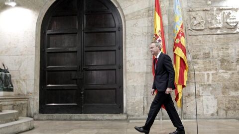 Alberto Fabra tras comparecer en el Palau dela Generalitat.