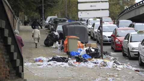 Las calles de Madrid, muy sucias tras una semana de huelga de los trabajadores de limpieza