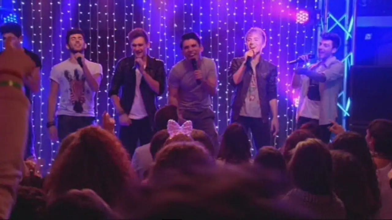 Jeco canta con Auryn en las fiestas de 'La Gloria'