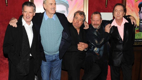 Los Monty Piton posan juntos en un estreno.