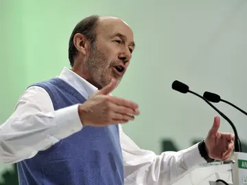 Rubalcaba, en la clausura del Congreso Extraordinario del partido en Andalucía Rubalcaba, en la clausura del Congreso Extraordinario del partido en Andalucía