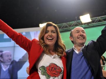 Alfredo Pérez Rubalcaba y la recién elegida secretaria general de la formación en Andalucía, Susana Díaz