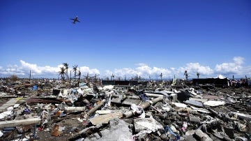 Desolado paisaje en Filipinas (25-11-2013)