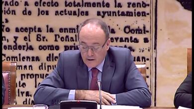 Linde aún ve riesgos de desviación en el déficit de 2013 por débiles ingresos