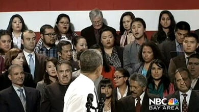 Un joven increpa a Obama en un discurso y le exige no deportar a inmigrantes ilegales