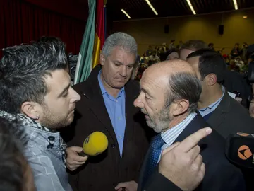 Rubalcaba en el acto de Granada Rubalcaba en el acto de Granada