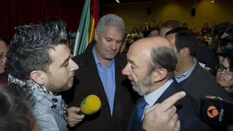 Rubalcaba en el acto de Granada Rubalcaba en el acto de Granada