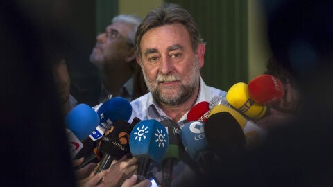 Francisco Fern&aacute;ndez, ante los medios