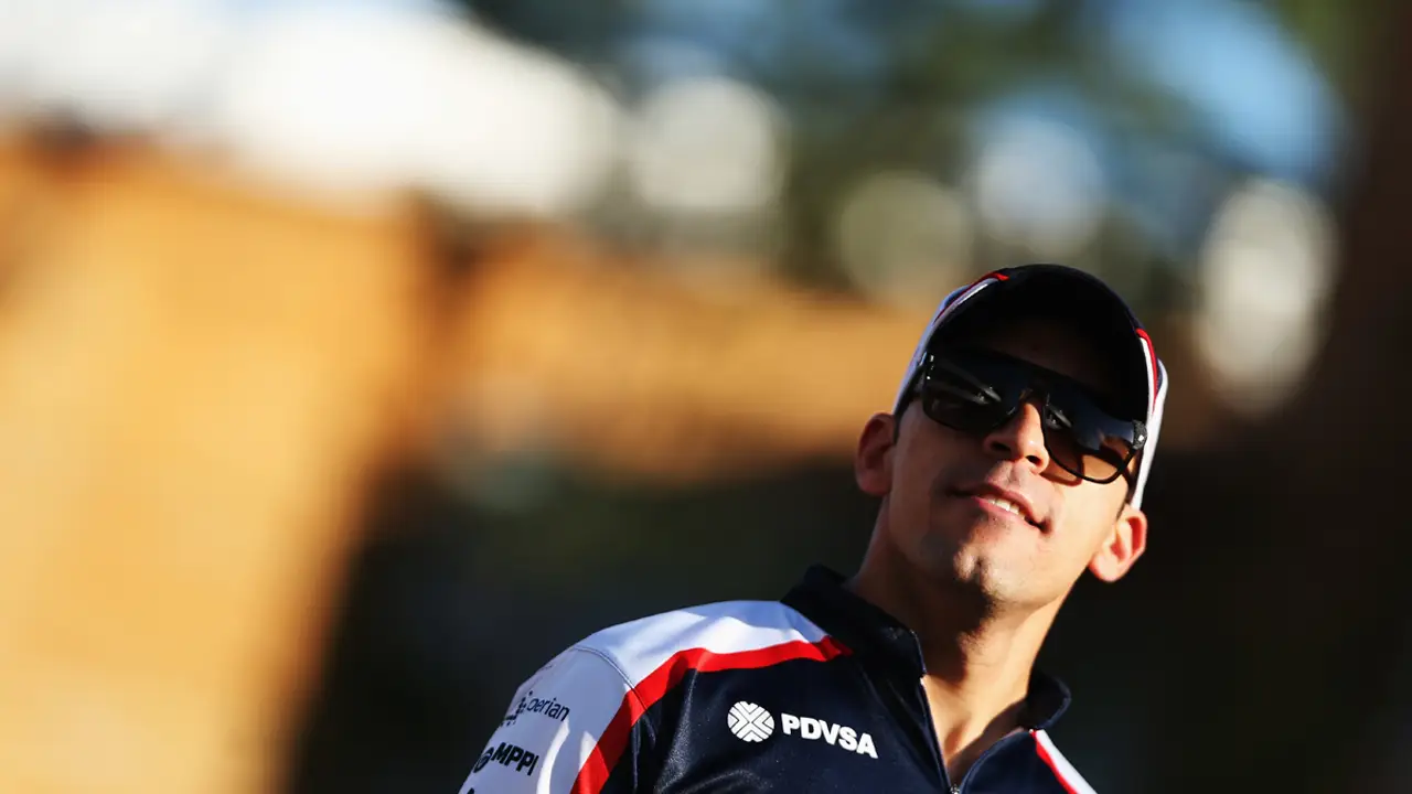 Pastor Maldonado, sonriente