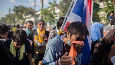 Los enfrentamientos entre manifestantes rivales dejan al menos cinco muertos en Tailandia