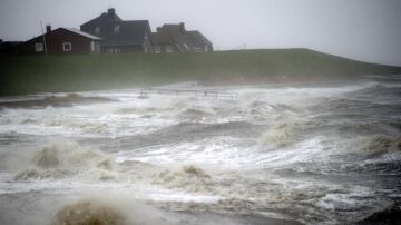 Fuerte temporal en  la costa de Dagebuell (Alemania).