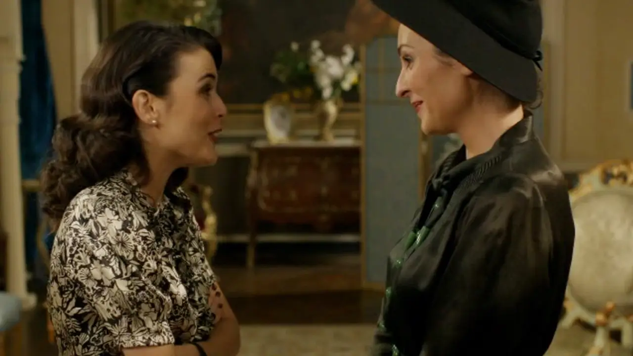Frau Sterling visita el taller de Sira