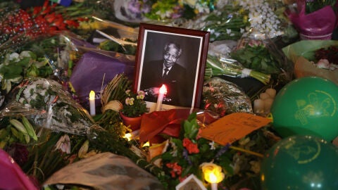 Sud&aacute;frica despide a Nelson Mandela