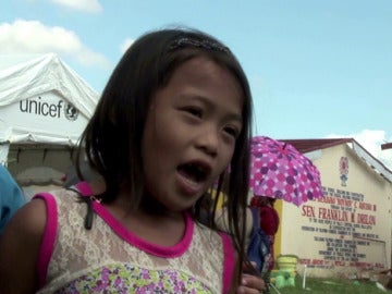 Una niña en Filipinas dentro del programa de UNICEF