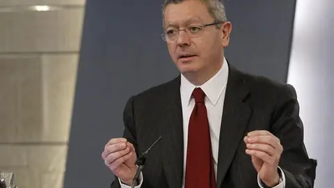 Alberto Ruiz-Gallardón, tras el Consejo de Ministros Alberto Ruiz-Gallardón, tras el Consejo de Ministros