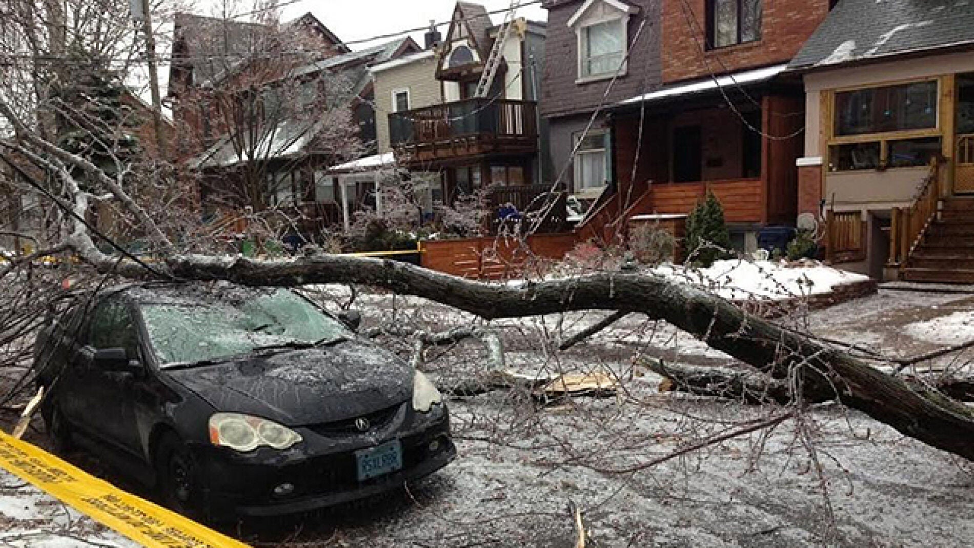 La tormenta de hielo en Toronto ha causado el caos en la ciudad
