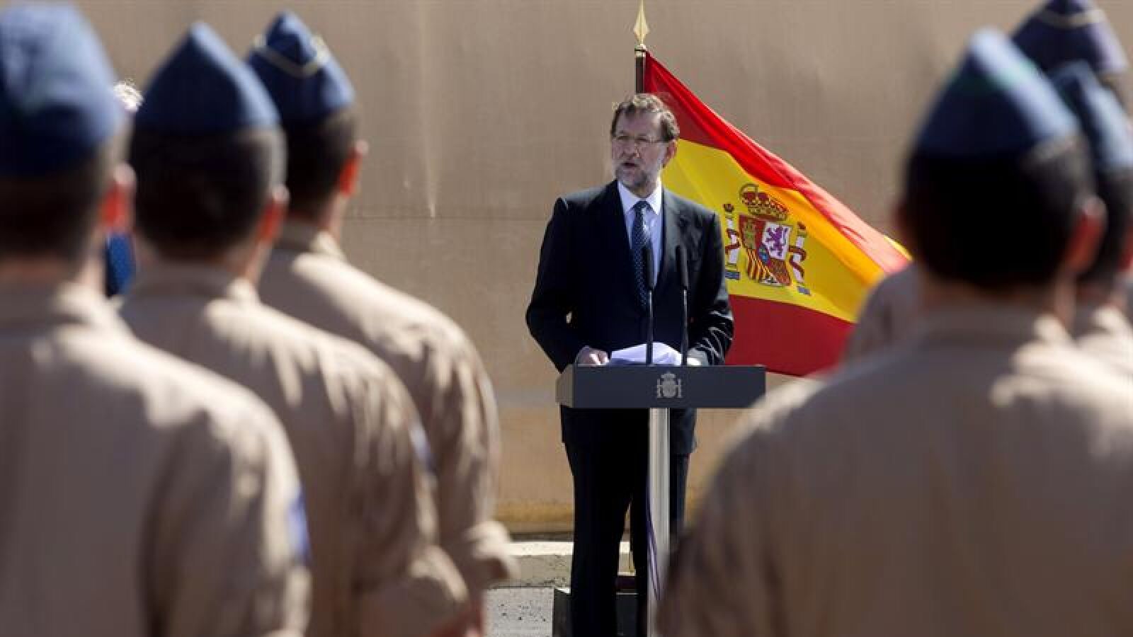 Rajoy visita la misión española que combate la piratería en África