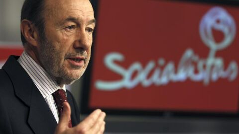  Rubalcaba durante la rueda de prensa