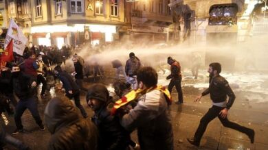 Los turcos vuelven a protestar en las calles contra el gobierno de Erdogan