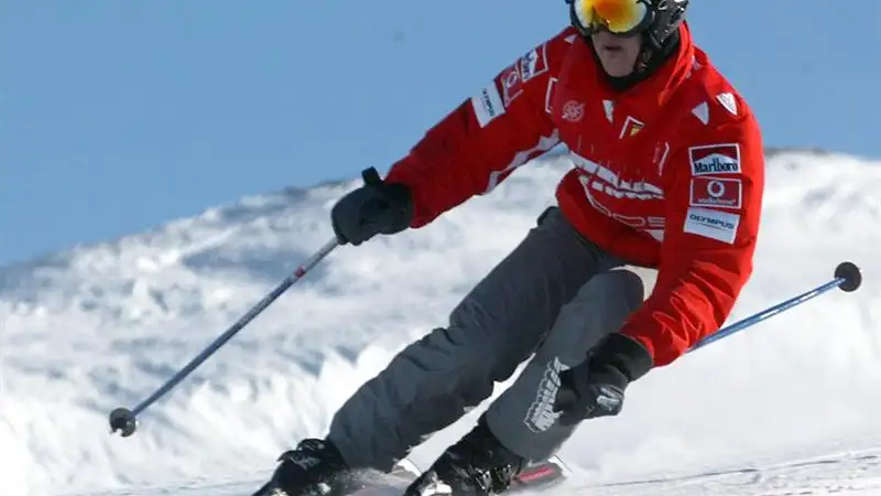 Michael Schumacher esquiando Michael Schumacher esquiando