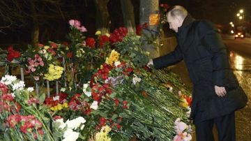 Putin deposita flores por las víctimas de Volvogrado