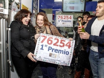 Los premiados del Sorteo de 'El Niño' celebran su fortuna Los premiados del Sorteo de 'El Niño' celebran su fortuna