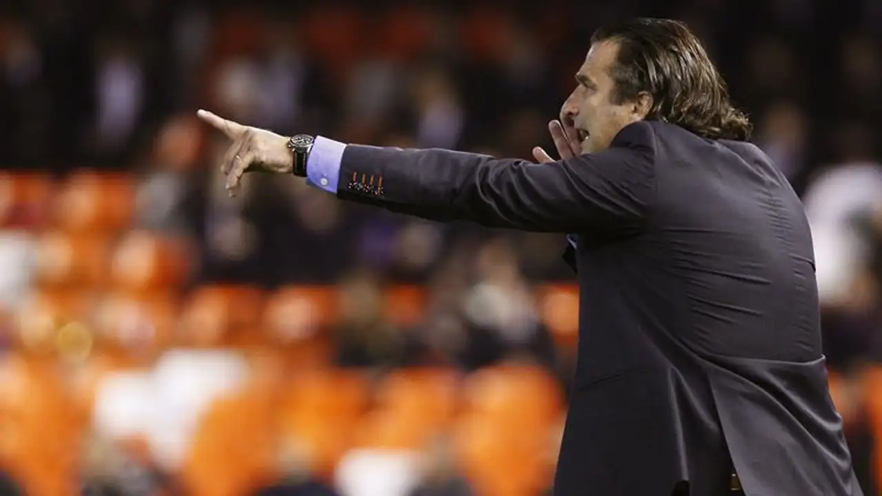 Pizzi en el banquilo ché
