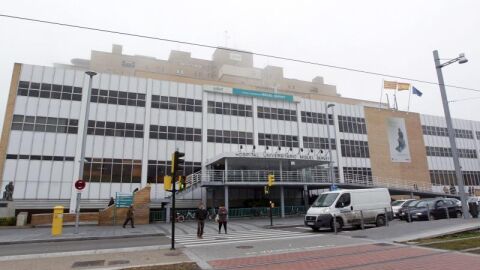 Fachada del Hospital Miguel Servet de Zaragoza.