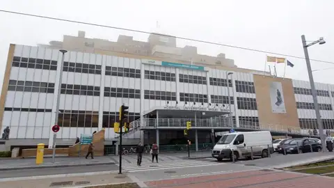 Fachada del Hospital Miguel Servet de Zaragoza. Fachada del Hospital Miguel Servet de Zaragoza.
