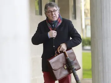 El abogado de Rosario Porto en los juzgados, donde declaran más testigos por la muerte de Asunta El abogado de Rosario Porto en los juzgados, donde declaran más testigos por la muerte de Asunta